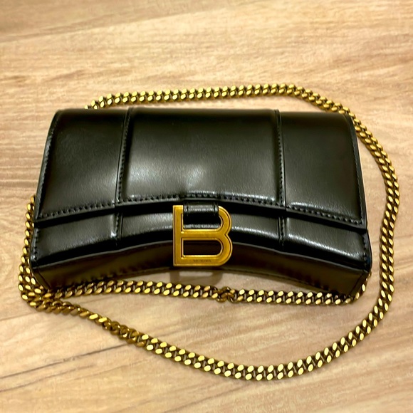 Balenciaga Wallet on Gold Chain! - Picture 1 of 5